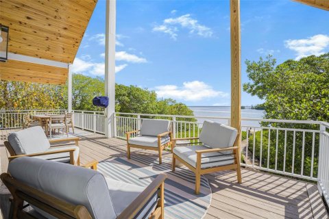 House in Key Largo, Florida 3 bedrooms, 158.96 sq.m. № 1865192 - photo 14