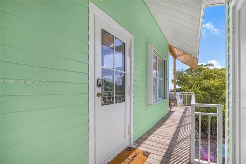 House in Key Largo, Florida 3 bedrooms, 158.96 sq.m. № 1865192 - photo 10