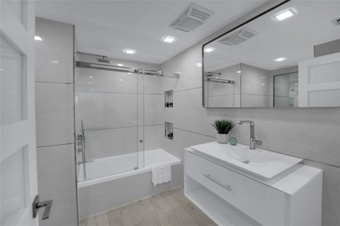 Studio in the Condo in Fort Lauderdale, Florida № 2154244 - photo 24