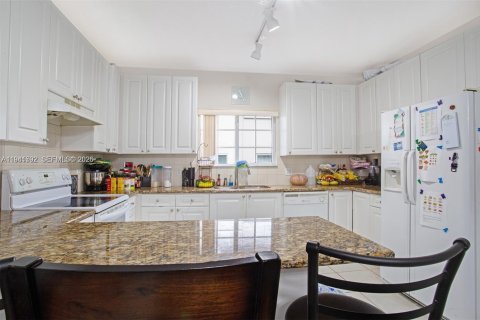 Condominio en venta en Hollywood, Florida, 2 dormitorios, 100.33 m2 № 1999739 - foto 8