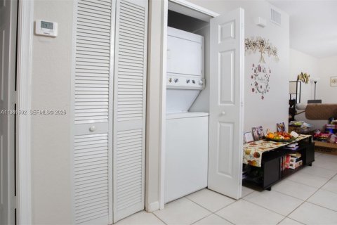 Condominio en venta en Hollywood, Florida, 2 dormitorios, 100.33 m2 № 1999739 - foto 14