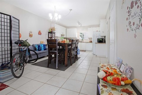 Condominio en venta en Hollywood, Florida, 2 dormitorios, 100.33 m2 № 1999739 - foto 4