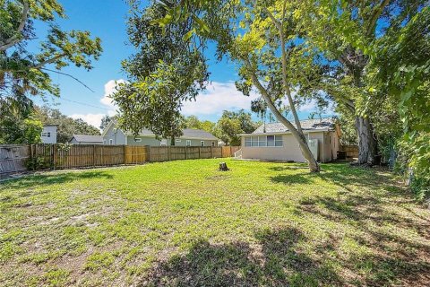 House in Saint Petersburg, Florida 2 bedrooms, 123.93 sq.m. № 1795619 - photo 16
