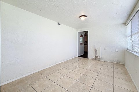 House in Saint Petersburg, Florida 2 bedrooms, 123.93 sq.m. № 1795619 - photo 28
