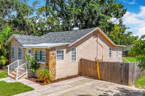 House in Saint Petersburg, Florida 2 bedrooms, 123.93 sq.m. № 1795619 - photo 8