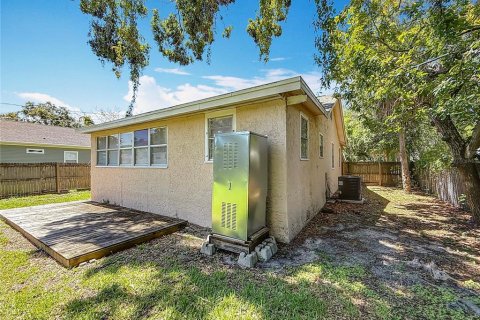 House in Saint Petersburg, Florida 2 bedrooms, 123.93 sq.m. № 1795619 - photo 19