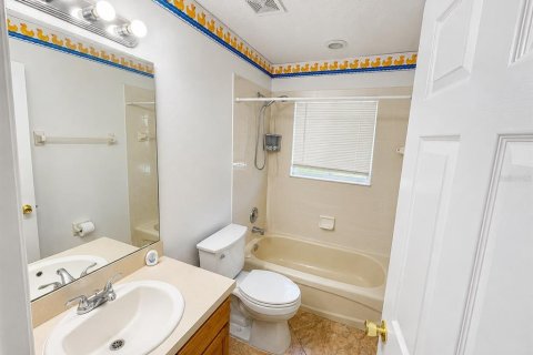 House in Davenport, Florida 4 bedrooms, 145.76 sq.m. № 2196668 - photo 3