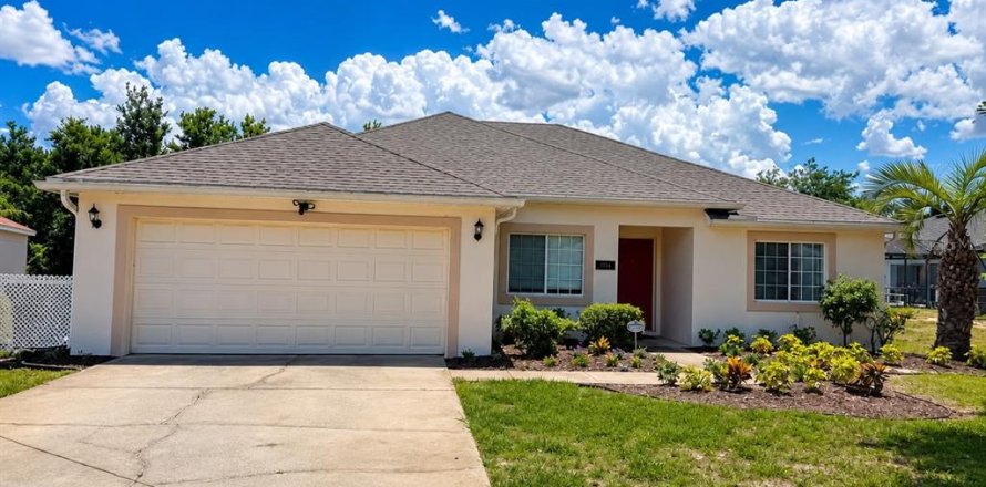 House in Davenport, Florida 4 bedrooms, 145.76 sq.m. № 2196668