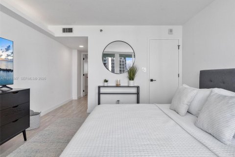 Condo in Miami Beach, Florida, 1 bedroom  № 2040596 - photo 9