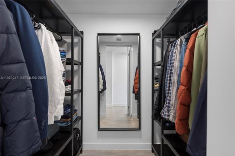 Condo in Miami Beach, Florida, 1 bedroom  № 2040596 - photo 12