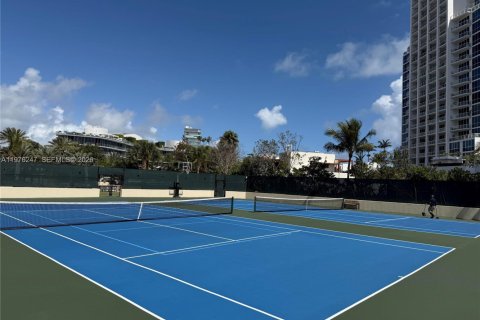 Condo in Miami Beach, Florida, 1 bedroom  № 2040596 - photo 29
