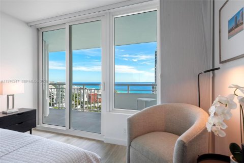 Condo in Miami Beach, Florida, 1 bedroom  № 2040596 - photo 11