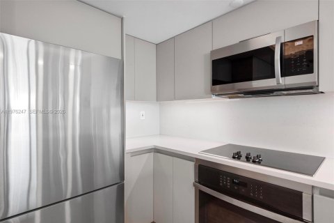 Condo in Miami Beach, Florida, 1 bedroom  № 2040596 - photo 7