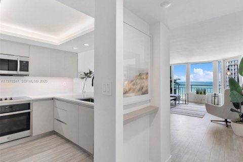 Condo in Miami Beach, Florida, 1 bedroom  № 2040596 - photo 4