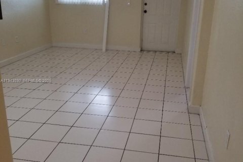 Condominio en alquiler en Homestead, Florida, 3 dormitorios, 109.81 m2 № 2059953 - foto 4