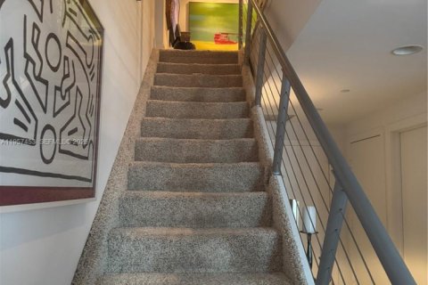 Condo in Miami, Florida, 1 bedroom  № 2011330 - photo 10