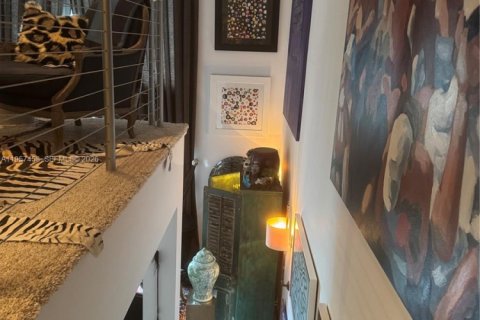 Condo in Miami, Florida, 1 bedroom  № 2011330 - photo 11