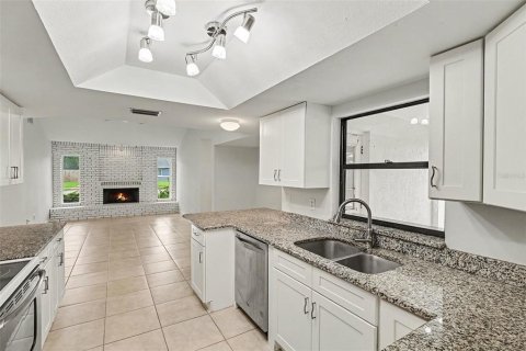 Купить виллу или дом в Мерритт-Айленд, Флорида 5 комнат, 217.95м2, № 2408758 - фото 4