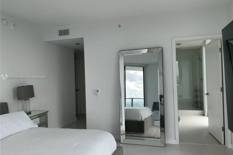 Condominio en alquiler en Miami, Florida, 2 dormitorios, 106 m2 № 2029970 - foto 10