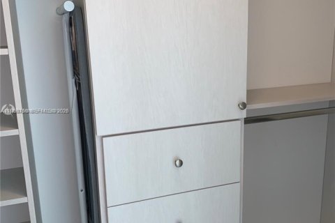 Condominio en alquiler en Miami, Florida, 2 dormitorios, 106 m2 № 2029970 - foto 18