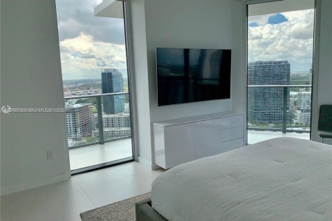 Condominio en alquiler en Miami, Florida, 2 dormitorios, 106 m2 № 2029970 - foto 16