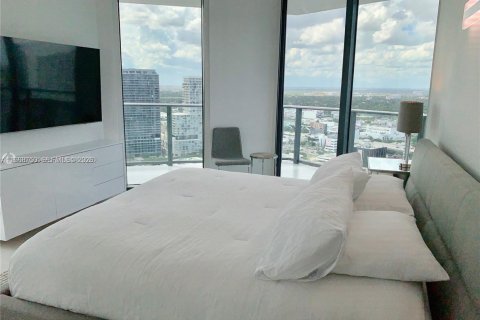 Condominio en alquiler en Miami, Florida, 2 dormitorios, 106 m2 № 2029970 - foto 15