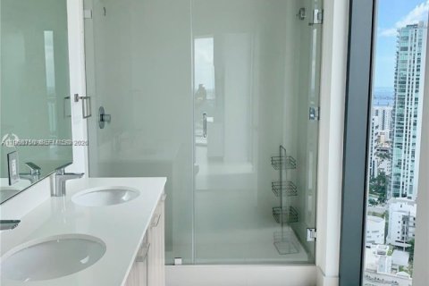 Condominio en alquiler en Miami, Florida, 2 dormitorios, 106 m2 № 2029970 - foto 17