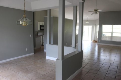 Villa ou maison à vendre à Orlando, Floride: 4 chambres, 184.5 m2 № 1916576 - photo 8