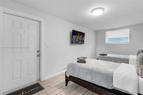 Villa ou maison à louer à Hollywood, Floride: 3 chambres, 115.48 m2 № 1962755 - photo 15