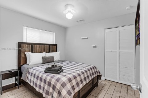 Villa ou maison à louer à Hollywood, Floride: 3 chambres, 115.48 m2 № 1962755 - photo 13