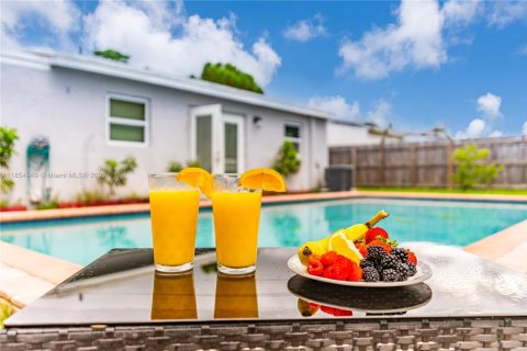 Villa ou maison à louer à Hollywood, Floride: 3 chambres, 115.48 m2 № 1962755 - photo 22