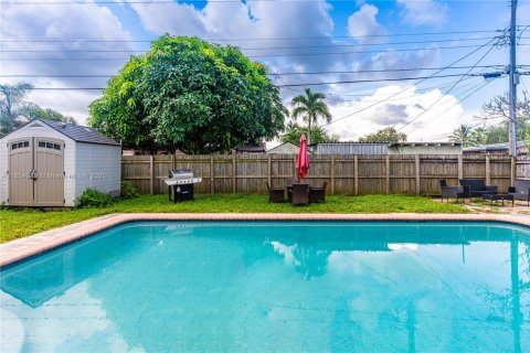 Villa ou maison à louer à Hollywood, Floride: 3 chambres, 115.48 m2 № 1962755 - photo 21
