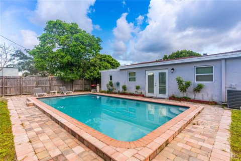 Villa ou maison à louer à Hollywood, Floride: 3 chambres, 115.48 m2 № 1962755 - photo 16