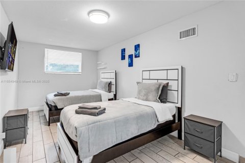 Villa ou maison à louer à Hollywood, Floride: 3 chambres, 115.48 m2 № 1962755 - photo 14