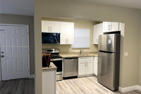 Купить кондоминиум в Маргит, Флорида 2 спальни, 91.97м2, № 1980282 - фото 7