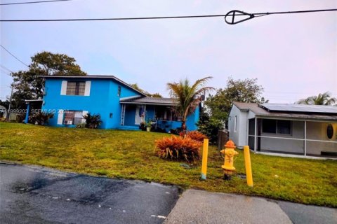 Immobilier commercial à vendre à Hallandale Beach, Floride: 203.92 m2 № 2256334 - photo 3