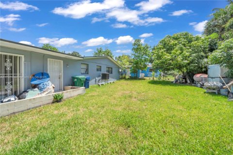 Propiedad comercial en venta en Miami, Florida, 189.24 m2 № 1746258 - foto 6