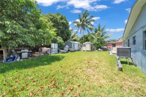 Propiedad comercial en venta en Miami, Florida, 189.24 m2 № 1746258 - foto 9