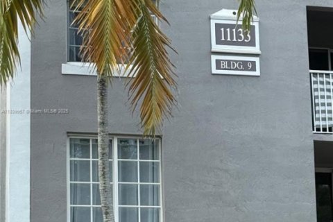 Copropriété à vendre à Pembroke Pines, Floride: 2 chambres, 98.29 m2 № 1960659 - photo 16