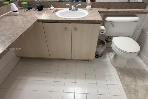 Copropriété à vendre à Pembroke Pines, Floride: 2 chambres, 98.29 m2 № 1960659 - photo 11