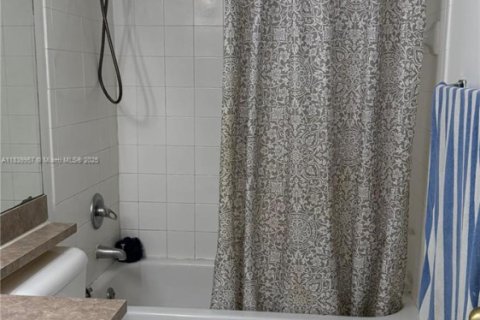 Copropriété à vendre à Pembroke Pines, Floride: 2 chambres, 98.29 m2 № 1960659 - photo 9