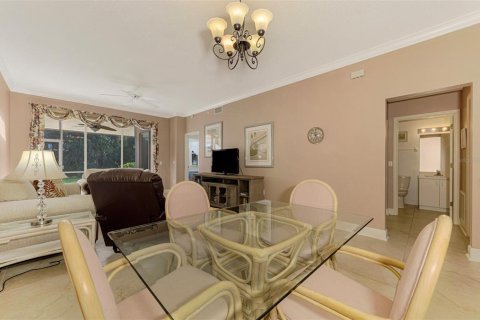 Condo in Sarasota, Florida, 2 bedrooms  № 1530343 - photo 11