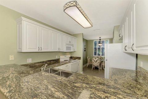Condo in Sarasota, Florida, 2 bedrooms  № 1530343 - photo 18