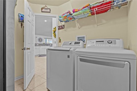 House in Spring Hill, Florida 5 bedrooms, 249.81 sq.m. № 1853116 - photo 30