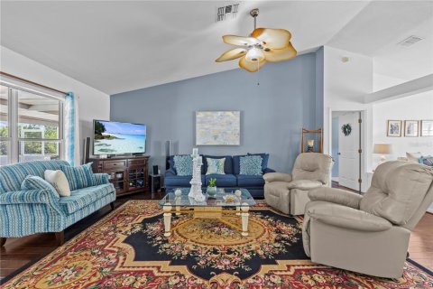 House in Spring Hill, Florida 5 bedrooms, 249.81 sq.m. № 1853116 - photo 19