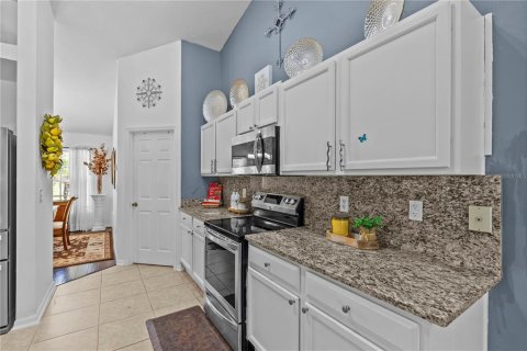 House in Spring Hill, Florida 5 bedrooms, 249.81 sq.m. № 1853116 - photo 24