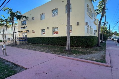 Commercial property in Miami Beach, Florida № 1974083 - photo 11