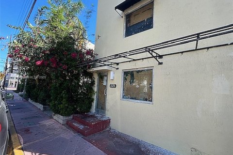 Commercial property in Miami Beach, Florida № 1974083 - photo 15