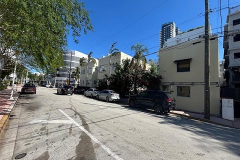 Commercial property in Miami Beach, Florida № 1974083 - photo 13