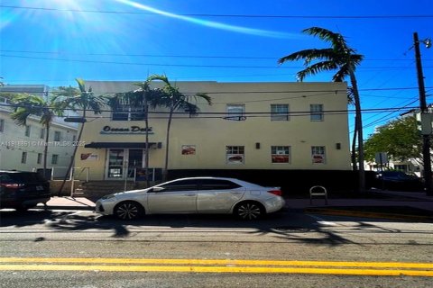 Commercial property in Miami Beach, Florida № 1974083 - photo 6